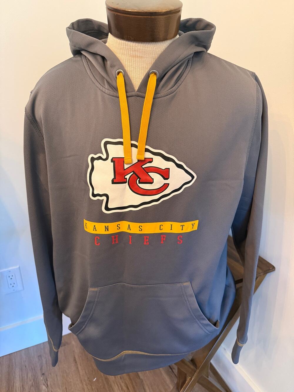 Kansas City Chiefs NFL Team Apparel TX3 Warm Hoodie Size XL